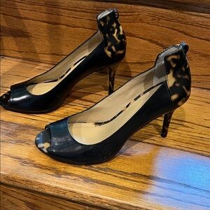 Ann Taylor Black and Tan Peep-Toe tortoise Heels NWOT